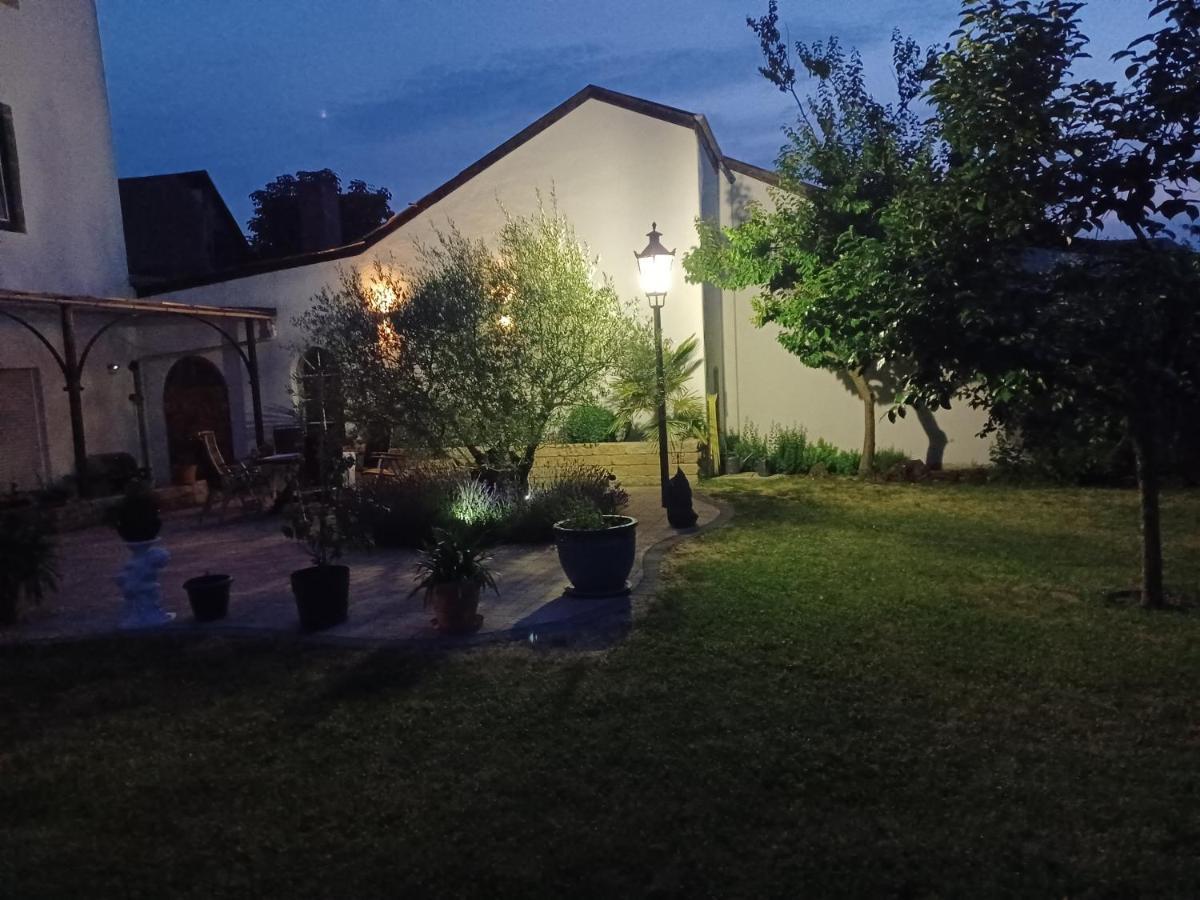 Gaestehaus Frevel Munstermaifeld Ngoại thất bức ảnh